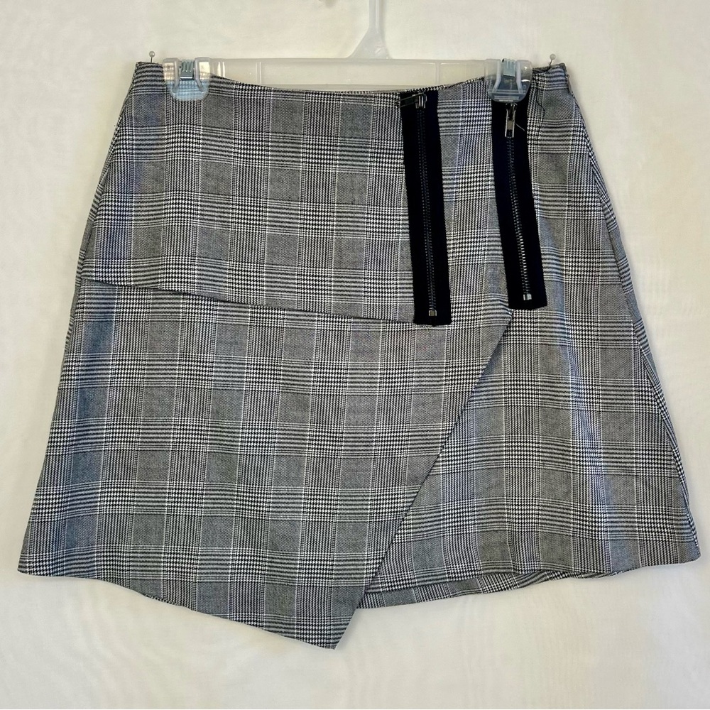 Lush Women’s Zipper Detail Plaid Mini Skirt / Size medium